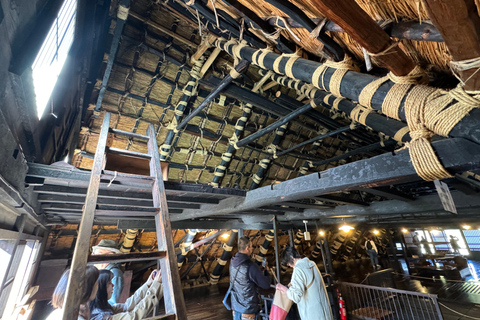 Gifu: Shirakawa-go Tour with a Private Guide 4-Hour Tour