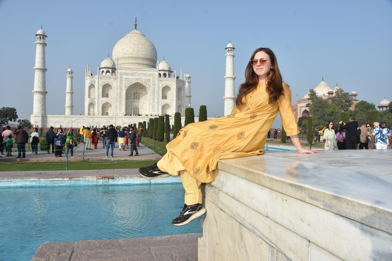 Vanuit Delhi: Taj Mahal-tour per supersnelle trein, all-inclusiveTour met 1e klas trein met auto, gids, tickets en lunch