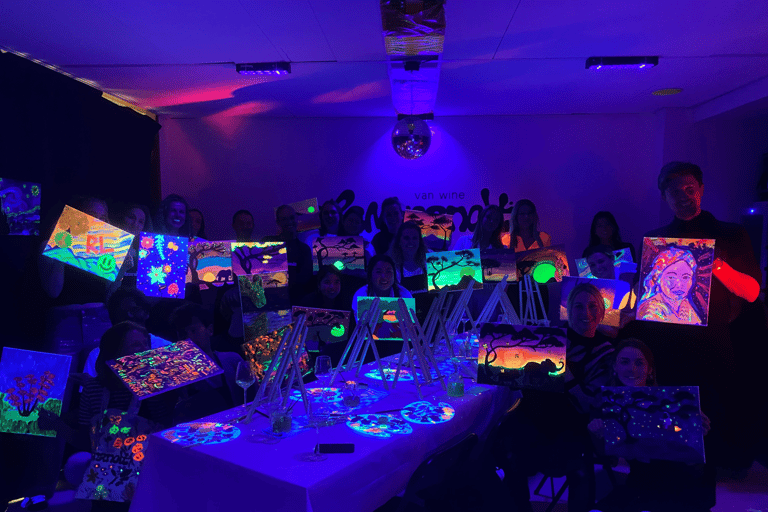 Paint and Sip in the Dark at Rembrandt van Wine Rotterdam