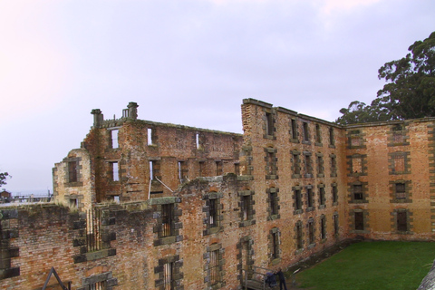 Hobart: Port Arthur &amp; Tasman Park Full-Day Trip with CruiseFrom Hobart: Tasman National Park and Port Arthur Day Tour