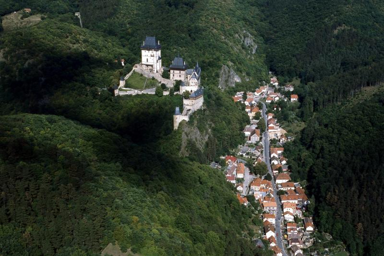 Ab Prag: Burg Karlštejn Ticket und FührungAb Prag: Ausflug zur historischen Burg Karlštejn