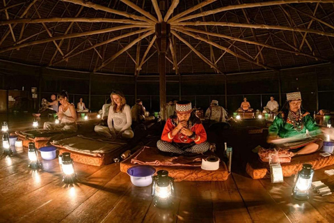 Iquitos: Ayahuasca-ceremoni med läsning av kokablad