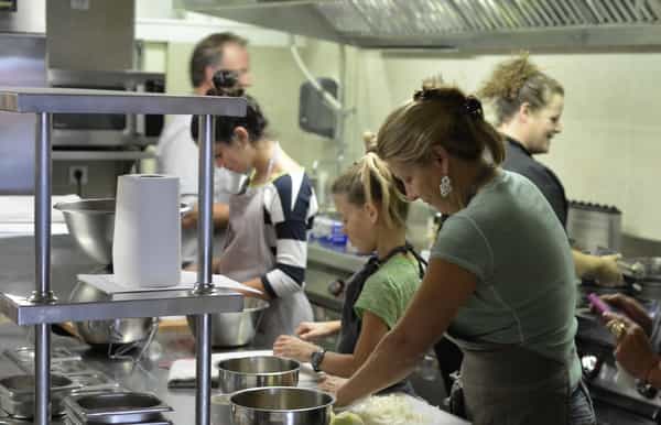 paris fullday cooking class banco del mercato e pranzo