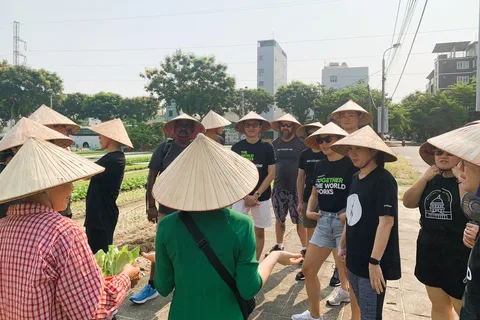 Hoi An: Market Tour, Coffee, and Cooking Class