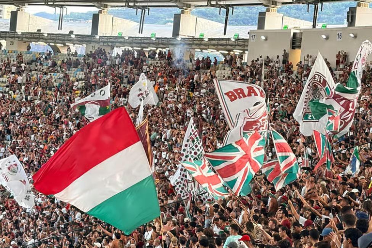 Rio de Janeiro: Ticket and local support for a football match at Maracanã