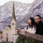 Private Vacation Photoshoot with Photographer in Hallstatt