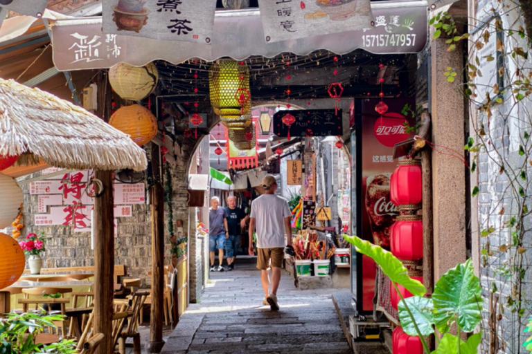 Hangzhou: Exploring the Watertown of Hanfu and Hotpot