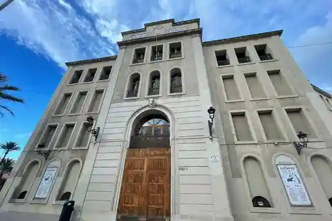 Visite guidée privée des arènes et du musée d'Alicante