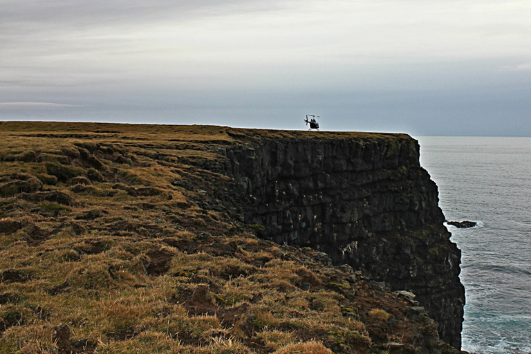 Reykjavik: Volcanic Craters Fly Over Tour by Helicopter