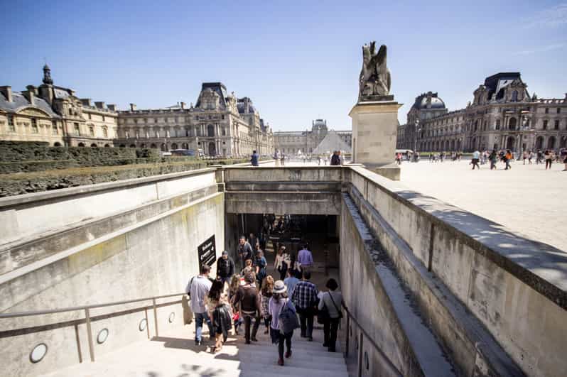 Paris visite guidée du Louvre avec entrée coupefile GetYourGuide