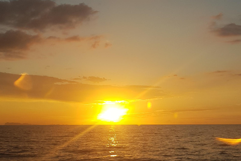 Koh Samui: Całodniowy rejs na wyspę Koh Phangan z zachodem słońcaKoh Samui: całodniowy rejs na wyspę Koh Phangan z zachodem słońca