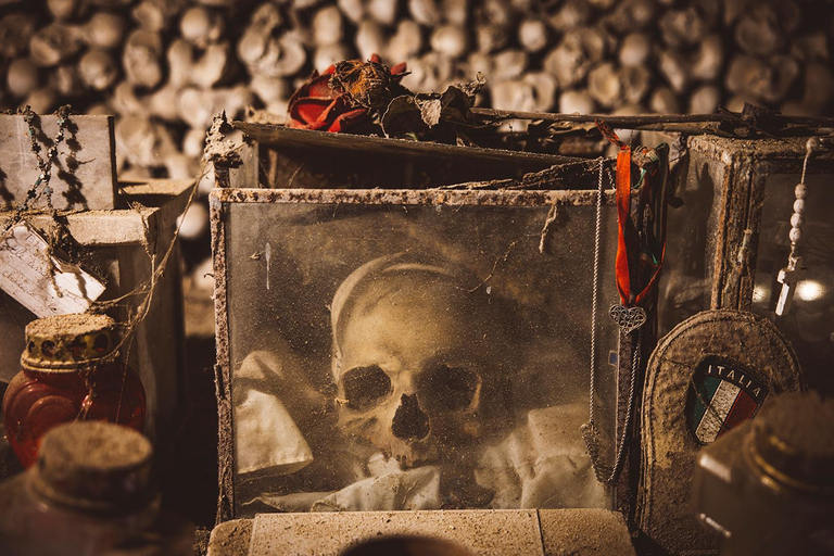 Naples: Fontanelle Cemetery with Entry Ticket Guided Visit