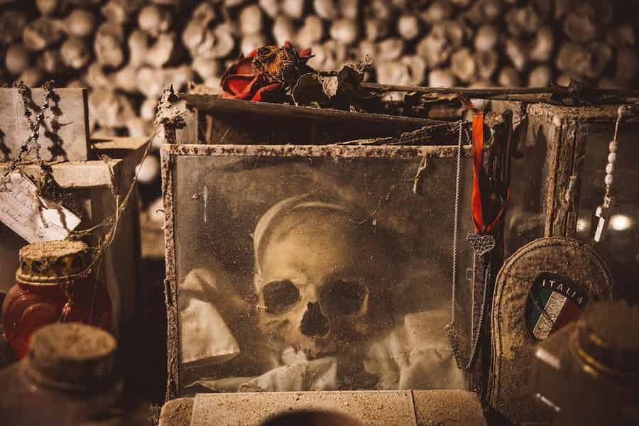 Neapel: Friedhof Fontanelle mit Eintrittskarte. Foto: GetYourGuide Neapel: Friedhof Fontanelle mit Eintrittskarte. Foto: GetYourGuide