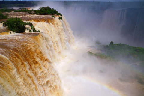 &quot;Night at Iguaçu Falls&quot;. &quot; Only on Saturday nights&quot;.