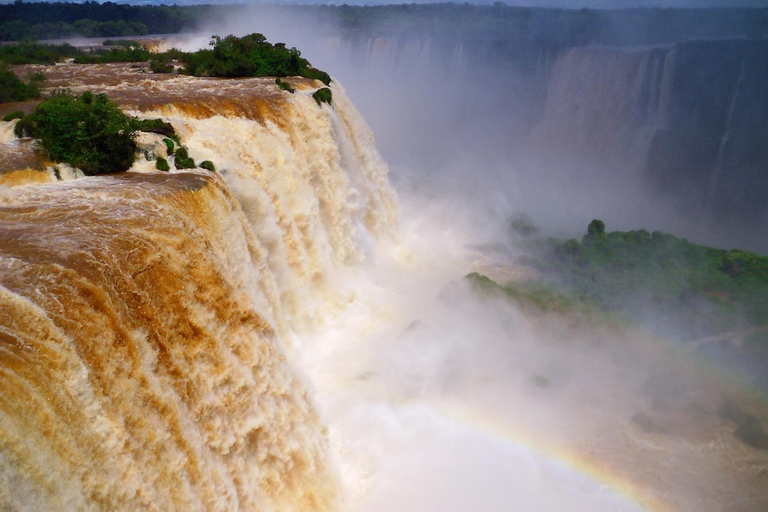 &quot;Night at Iguaçu Falls&quot;. &quot; Only on Saturday nights&quot;.