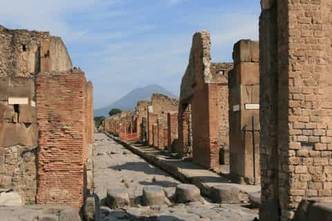 Pompeii and Naples Small Group Tour from Rome