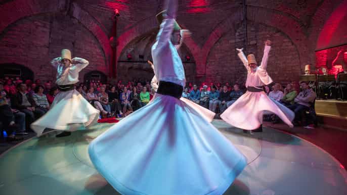Estambul: Mevlevi Sema y el espectáculo de los derviches giradores