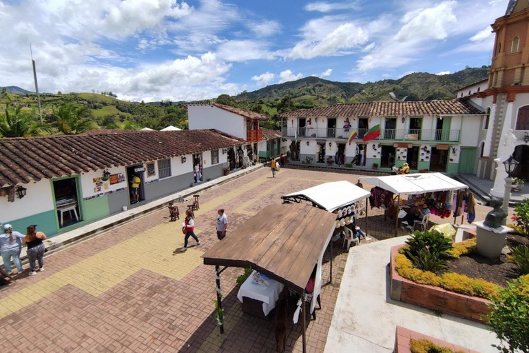 MEDELLIN: TOUR INGLÊS GUATAPE + PEÑOL VELHO + MALECON + BARCO RUMBERO