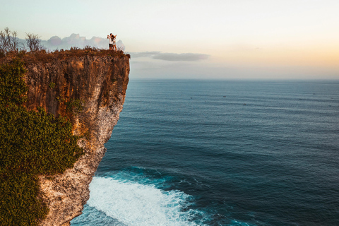 ULUWATU LUXE TOUR: Beaches, Cliffs, Temple, Fire Dance & BBQ ULUWATU LUXE TOUR: Beaches, Cliffs, Temple, Fire Dance & BBQ
