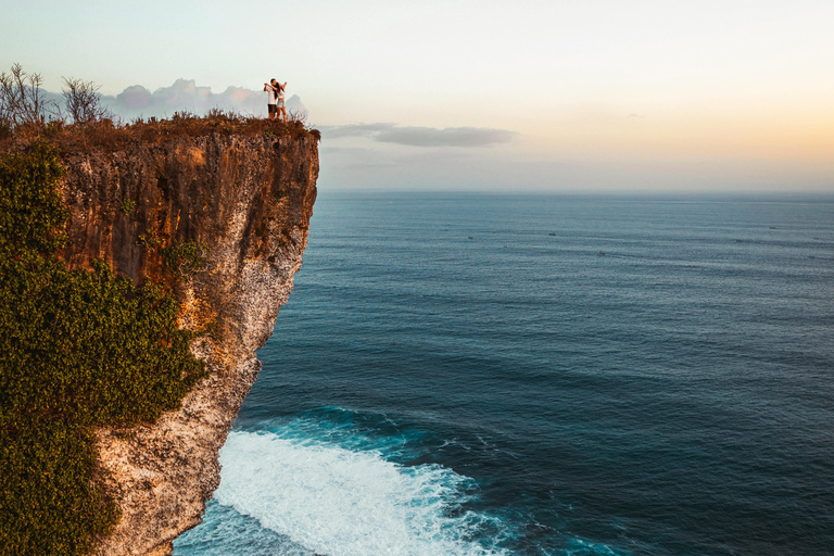 ULUWATU LUXE TOUR: Beaches, Cliffs, Temple, Fire Dance & BBQ ULUWATU LUXE TOUR: Beaches, Cliffs, Temple, Fire Dance & BBQ