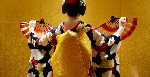 1 Hour Geisha Show (Performance, Q&A, Photos) in Kyoto