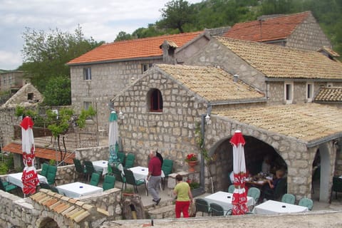 Private Tour from Dubrovnik: Views & Tastes of Dalmatia