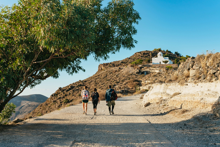 Santorini: begeleide wandeling naar krater en zonsondergang