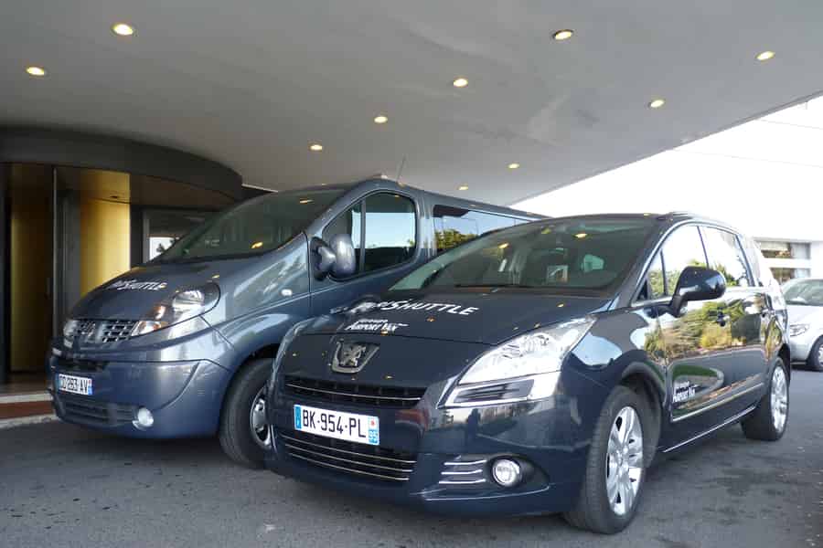 VIP-Privattransfer von/zu den Pariser Flughäfen von/nach Disneyland Paris. Foto: GetYourGuide