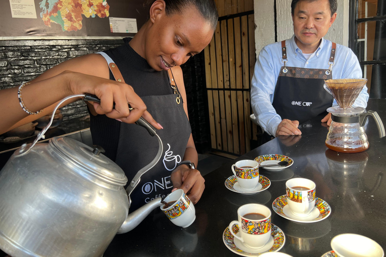 Kigali: Traditional Coffee MasterClass from Farm to Cup