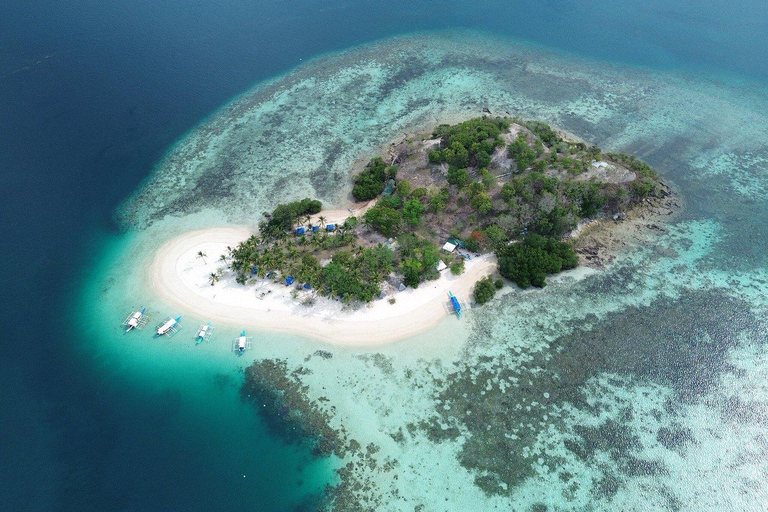 Coron: Private Speedboat to Pass Island, Reef & Ship Wrecks