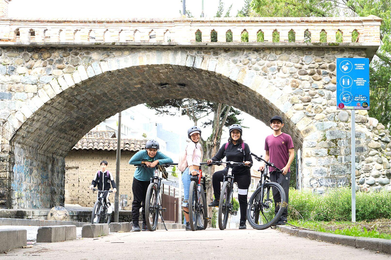 Cuenca: Rivers Bike Tour with Artisan Ice Cream Stop