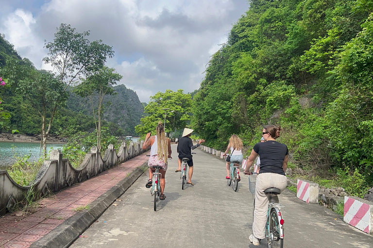 2-tägige Ha Long Bay Island Cruise Tour mit einem 3-Sterne-Kreuzfahrtschiff