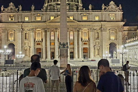 Roma: Visita a la Basílica de San Pedro, la Cúpula y las Grutas VaticanasTour guiado en grupo por Francia