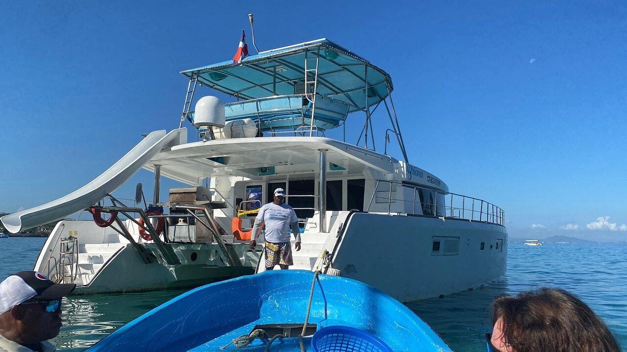 Sosúa: Private Katamaranfahrt mit Schnorcheln & Lunch