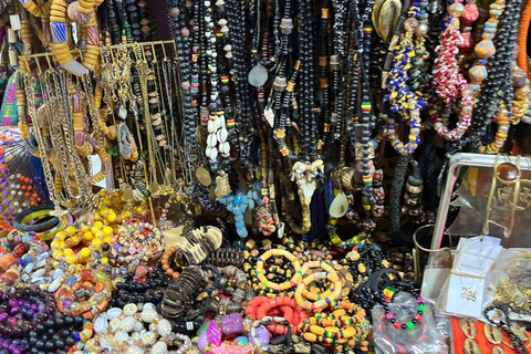 Accra: Guided Souvenir Shopping Tour with Tastings VIP Private Car (Fully Guided & Chauffeured)