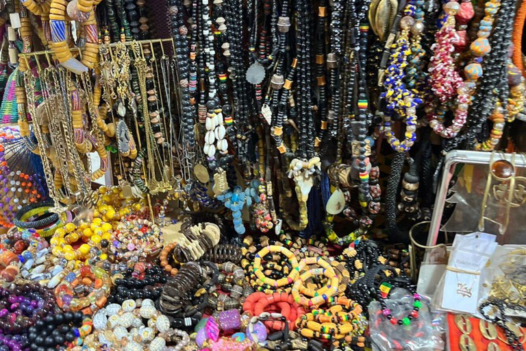 Accra: Guided Souvenir Shopping Tour with Tastings VIP Private Car (Fully Guided & Chauffeured)