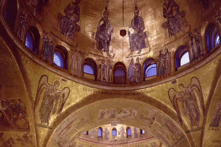 Venice: St Mark's Basilica & Gondola in the afternoon Tour in English