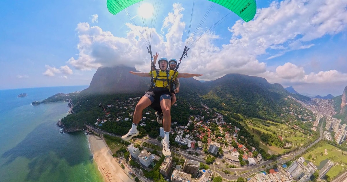 Rio de Janeiro: paragliding flight | GetYourGuide