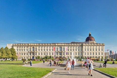 Berlin: "The Humboldt Forum for Newbies" Guided Tour Humboldt Forum for the Curious - Overview Tour in German