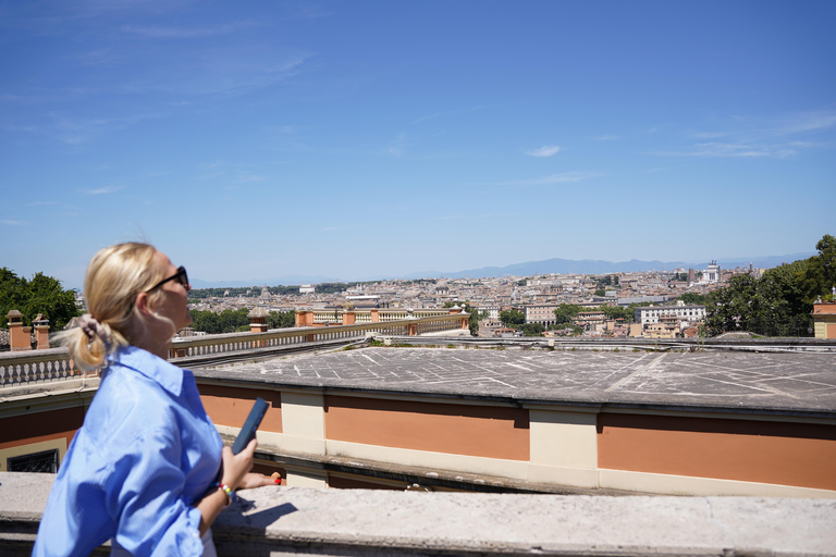 Rzym: Wycieczka po mieście Vespą ze zdjęciami i degustacją słodyczy