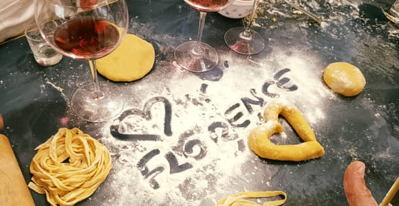 Florence: Best Pasta Cooking Class with a Festive Sing-Along