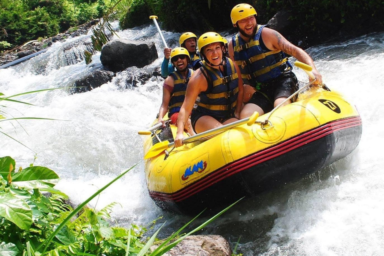 Yogyakarta: Merapi-Wanderung und Rafting-Tour auf dem EloYogyakarta: Merapi-Trekking und Rafting auf dem Elo