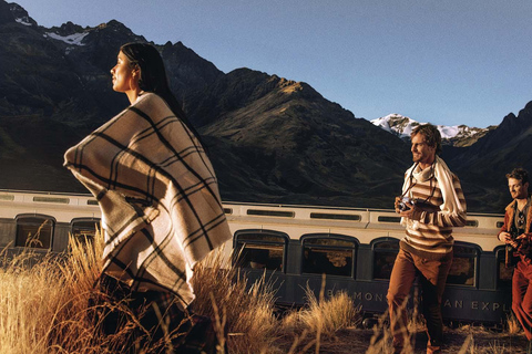 Cusco: Reise Puno, Arequipa mit dem Luxuszug Andean ExplorerSuite Kabine