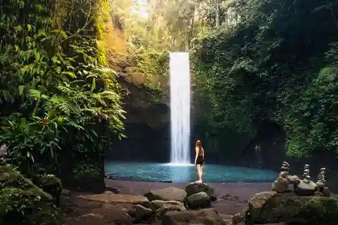 Bali: Ubud Jungle Swing, Water Temple, and Waterfall Tour