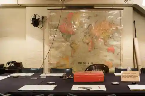 London: Churchill War Rooms Billet & Politisk London Audio
