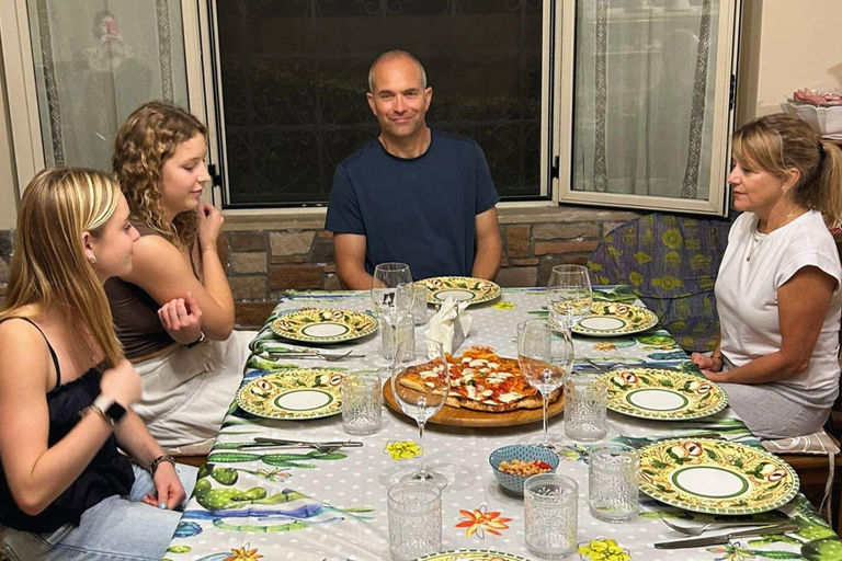 Pompeii: Pizza Class in a Local Family Home with Transfer