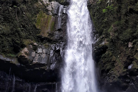 Yogyakarta: Nepal Van Java e tour delle cascate di Kedung KayangYogyakarta: tour del Nepal Van Java e delle cascate di Kedung Kayang