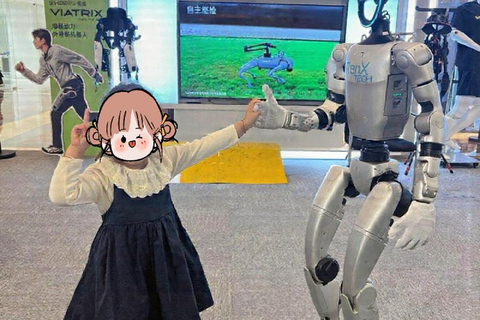 Shanghai Futuristic Tour: Robotaxis, Humanoid Robots & Drone AI, Robotaxi, Drone