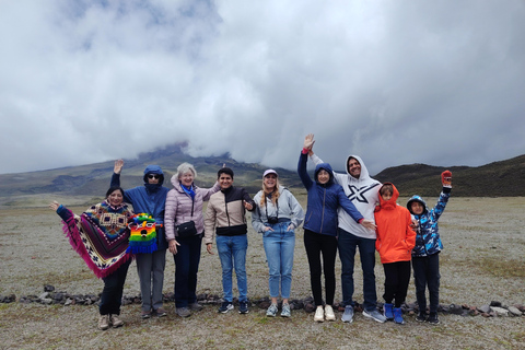 Quito: Cotopaxi – Climb to the hut and hike around Limpiopungo Lagoon
