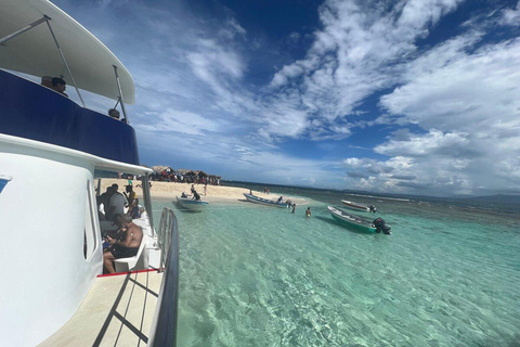 Private: Cayo Arena Luxury Catamaran & Snorkeling Adventure